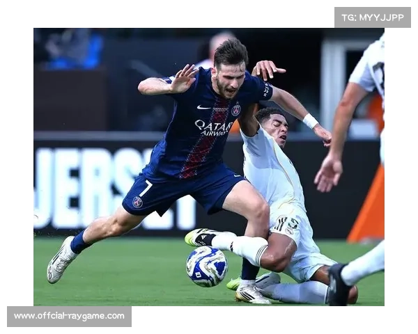 恩德里克租借里昂身披9号，法甲首秀获赞“新大罗逆袭”